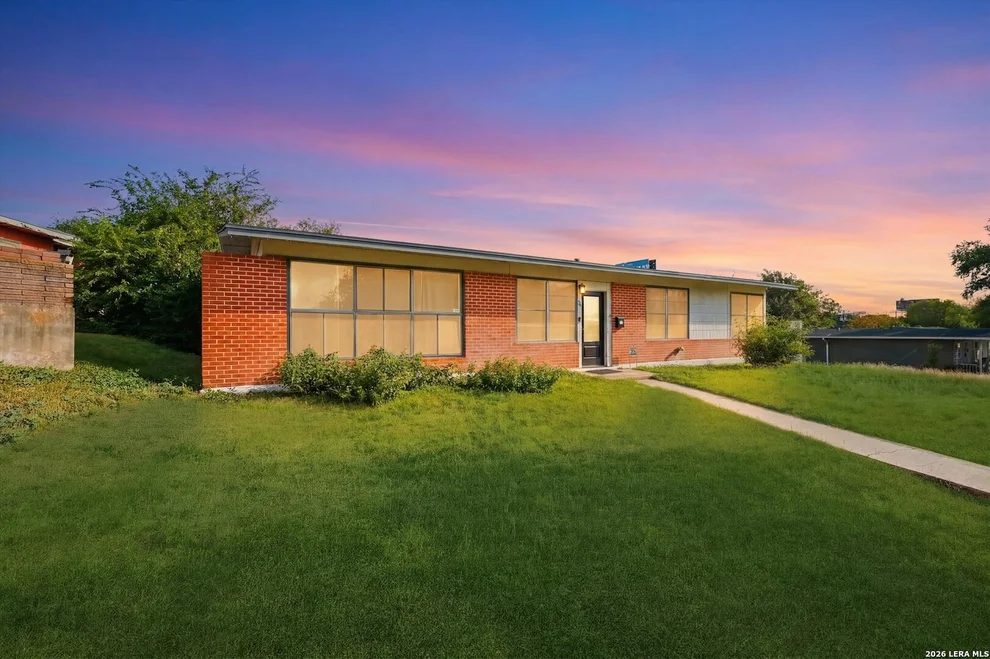 Unit for sale at 347 E Crestline Dr, San Antonio, TX 78201