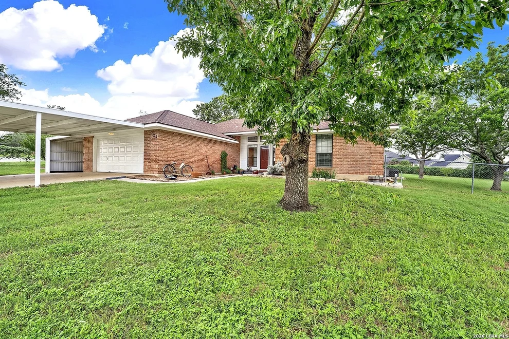 Unit for sale at 124 Country Gardens, La Vernia, TX 78121