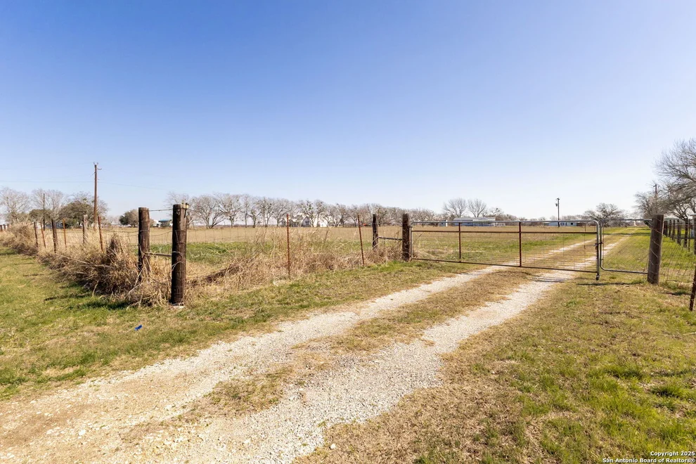 Unit for sale at 7805 Barbarossa, New Braunfels, TX 78130