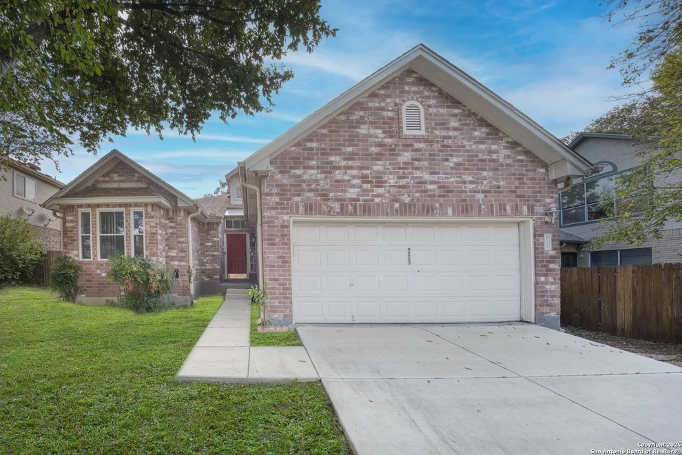 Unit for sale at 9523 Black Thorn, San Antonio, TX 78240