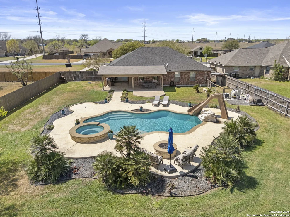 Unit for sale at 115 Castle Breeze, Seguin, TX 78155