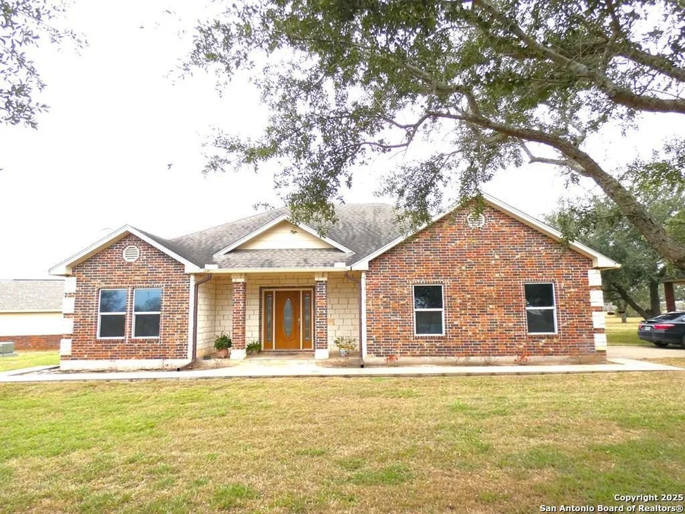 Unit for sale at 283 Live Oak Rd, Beeville, TX 78102