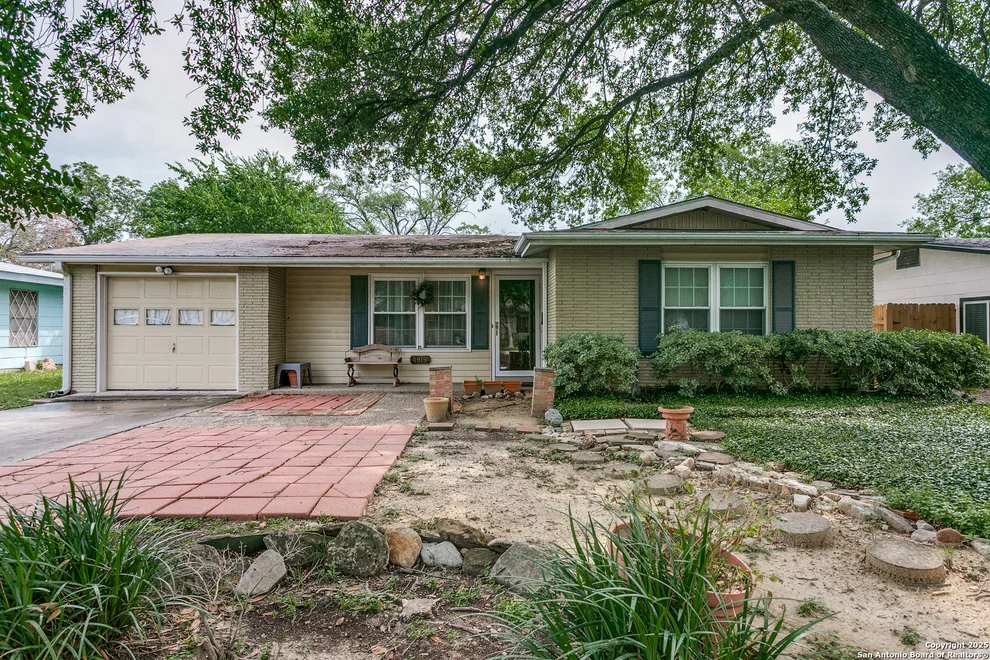 Unit for sale at 1919 Arroya Vista, San Antonio, TX 78213