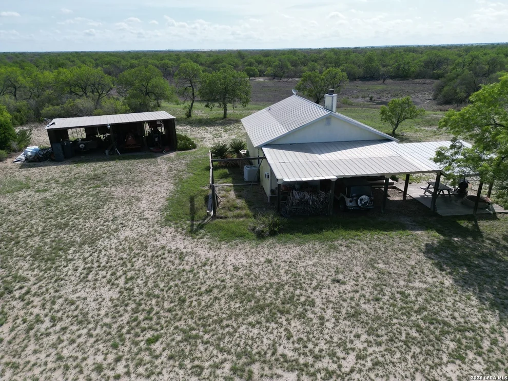 Unit for sale at 330 County Road 412, Three Rivers, TX 78071