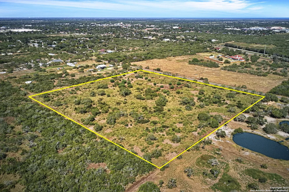 Unit for sale at 12093 Villarreal, Sinton, TX 78387