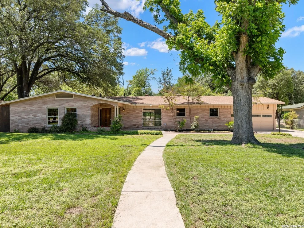 Unit for sale at 104 Herweck Drive, Castle Hills, TX 78213