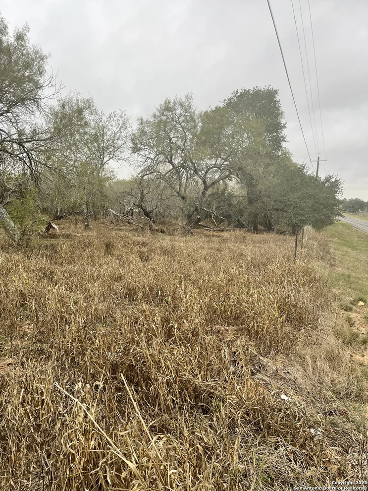 Unit for sale at 899 FM 1346, La Vernia, TX 78121