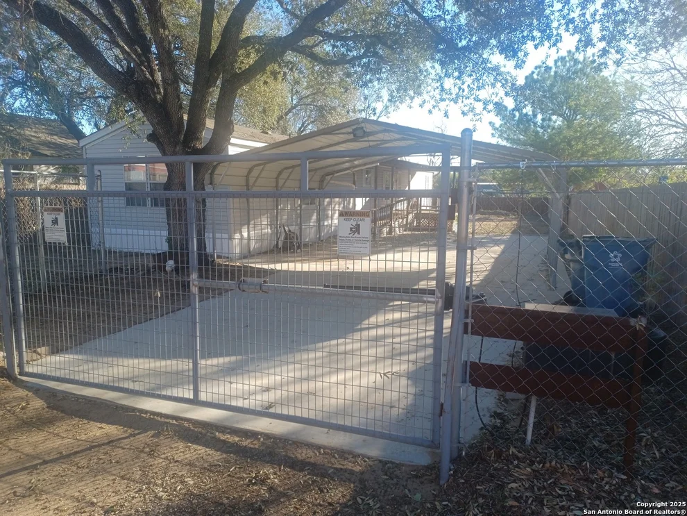 Unit for sale at 400 Dr., Pleasanton, TX 78064