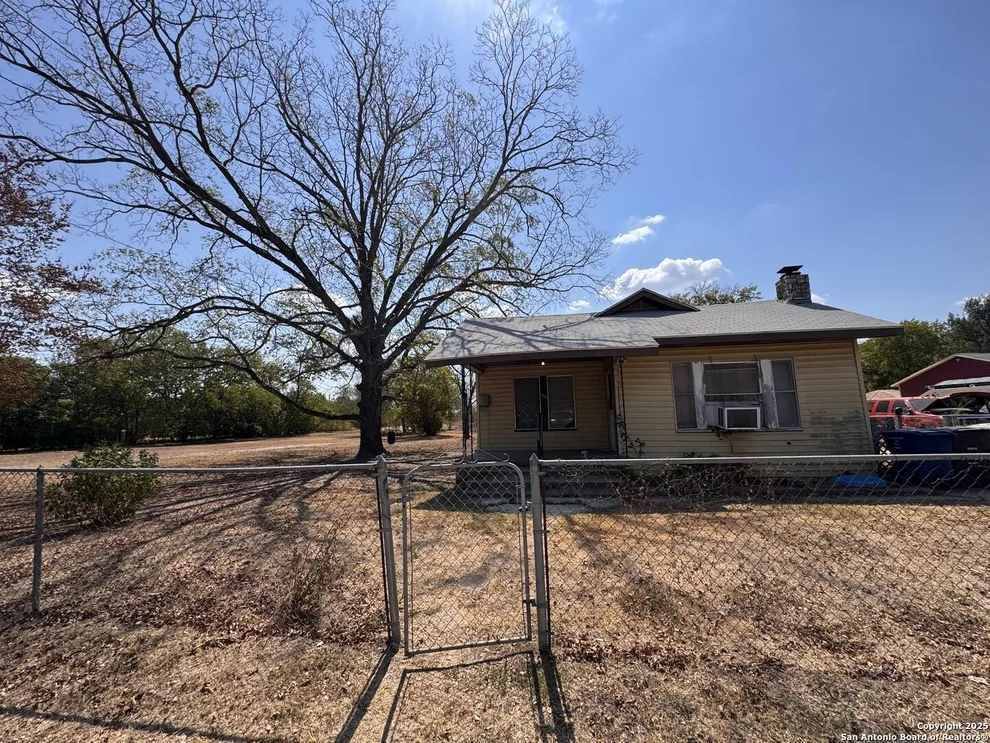 Unit for sale at 256 W Villaret, San Antonio, TX 78221
