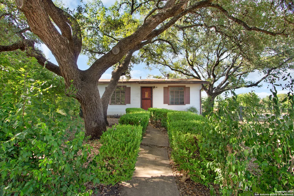 Unit for sale at 4946 Flint, San Antonio, TX 78228