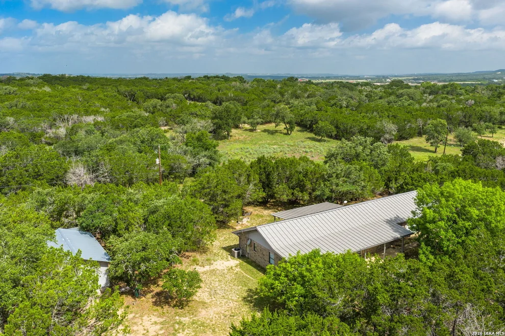 Unit for sale at 230 Verde Hills Dr, Center Point, TX 78010