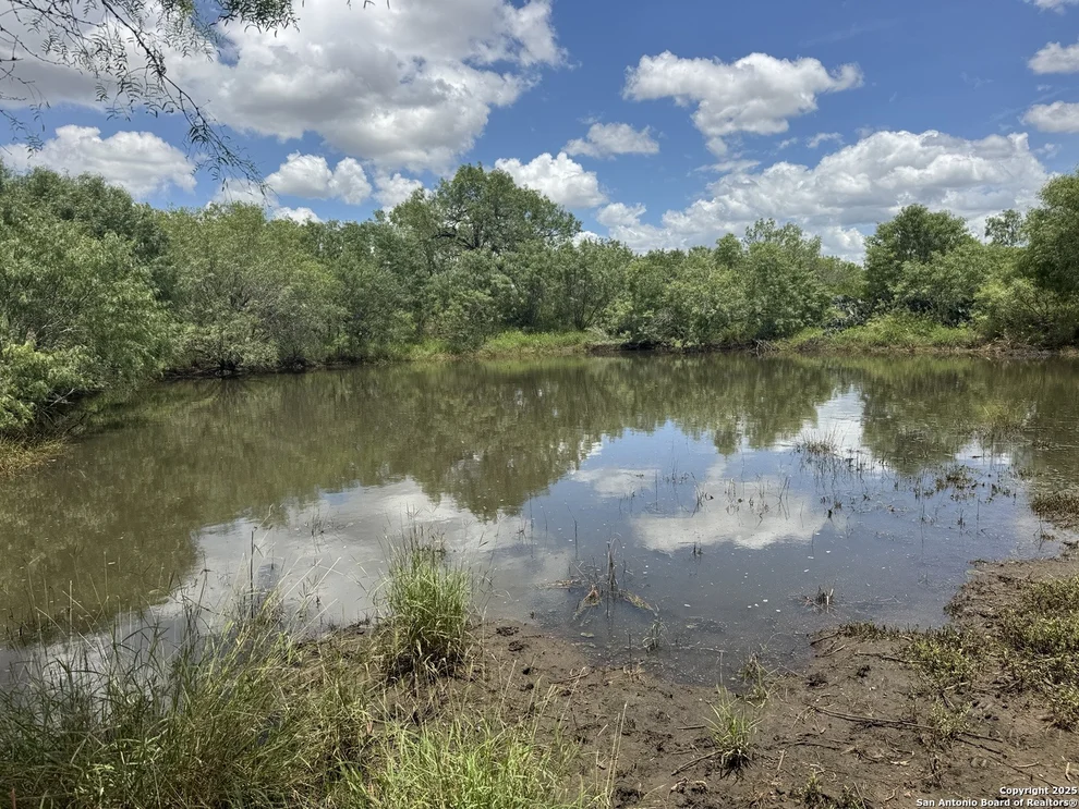 Unit for sale at 11 Windmill Ranchettes CR 329, Jourdanton, TX 78026