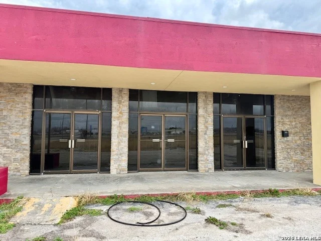 Unit for sale at 1823 frontage, Beeville, TX 78102