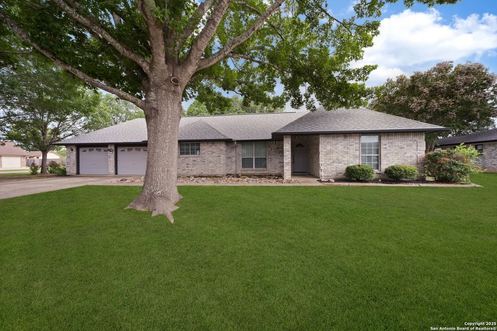 Unit for sale at 128 Village Path, Castroville, TX 78009