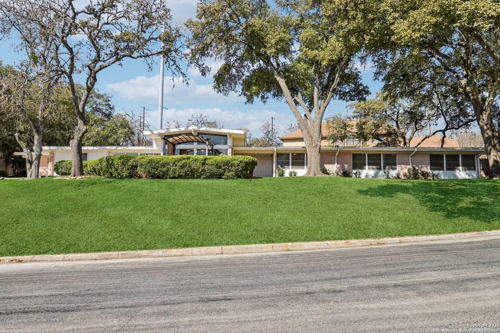 Unit for sale at 411 EDGEVALE DR, San Antonio, TX 78229