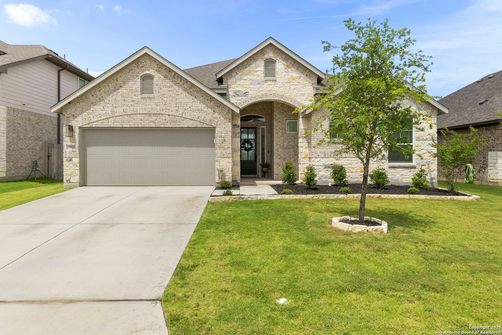 Unit for sale at 916 Salzach, New Braunfels, TX 78130