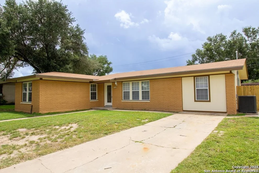 Unit for sale at 906 E Toledo, Beeville, TX 78102