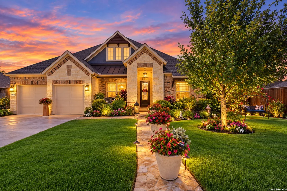 Unit for sale at 980 Water Oak, Schertz, TX 78154