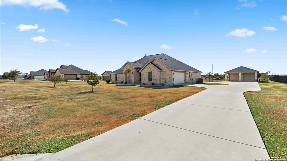 Unit for sale at 108 Haycraft, Marion, TX 78124
