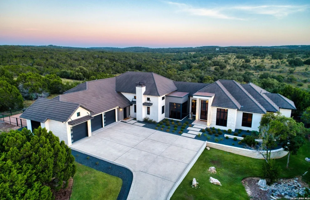 Unit for sale at 121 Greystone Pt, Boerne, TX 78006