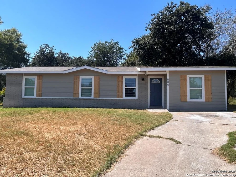 Unit for sale at 500 S Stephenson St., Beeville, TX 78102
