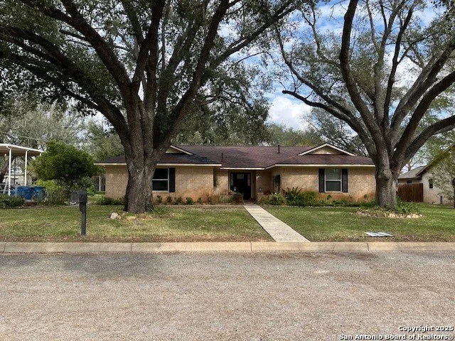 Unit for sale at 1216 Mockingbird, Pleasanton, TX 78064