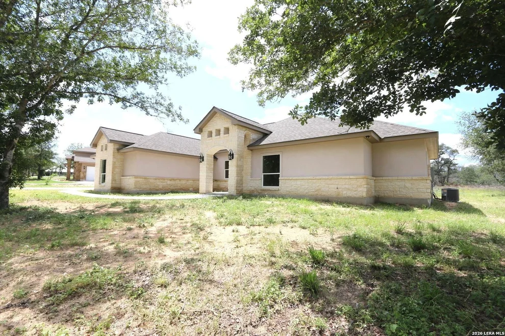Unit for sale at 193 Oak Fields Dr, Floresville, TX 78114