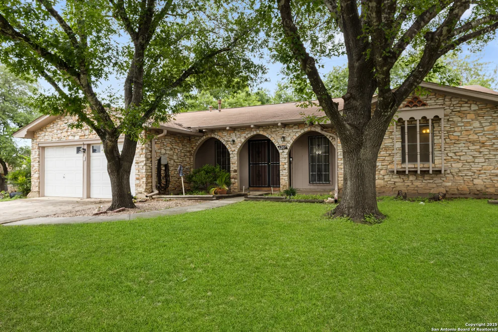 Unit for sale at 6207 Forest Circle, San Antonio, TX 78240