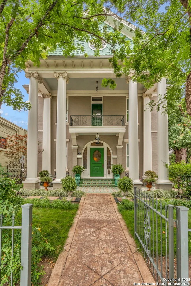Unit for sale at 112 King William, San Antonio, TX 78204
