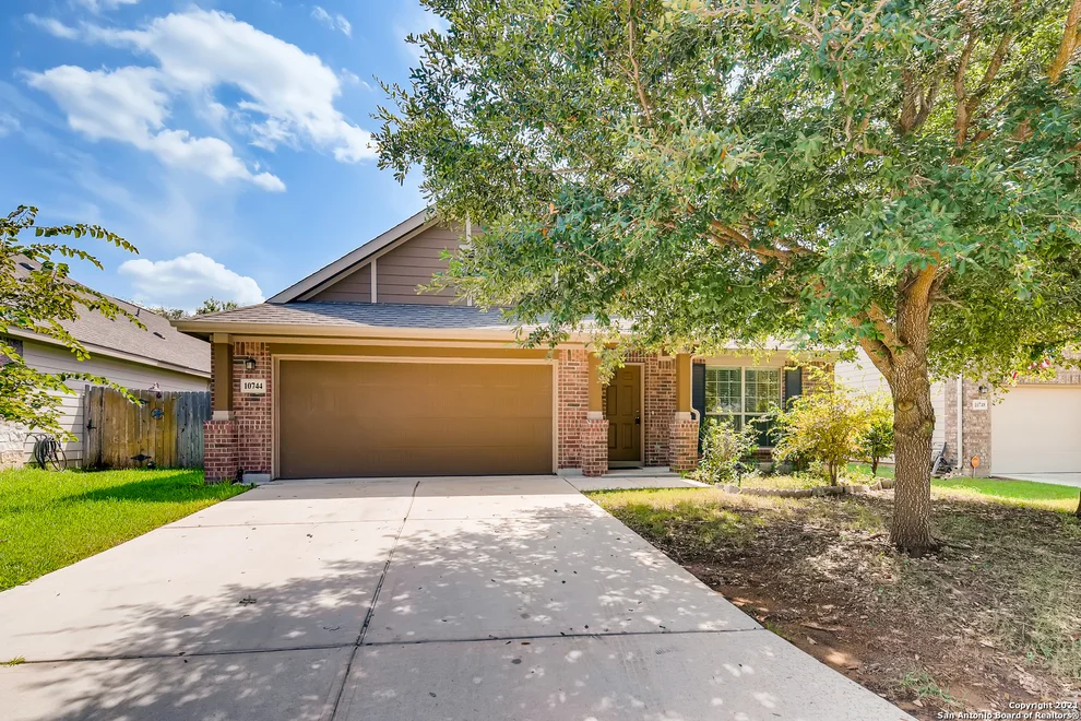 Unit for sale at 10744 GEMSBUCK LDG, San Antonio, TX 78245