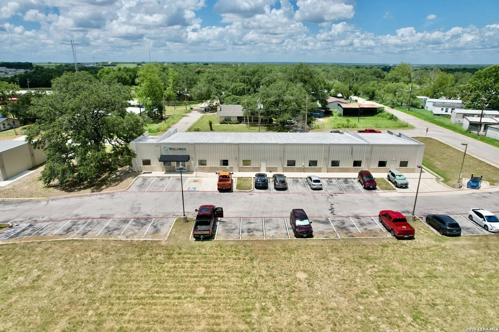Unit for sale at 1030 BENSDALE RD, Pleasanton, TX 78064
