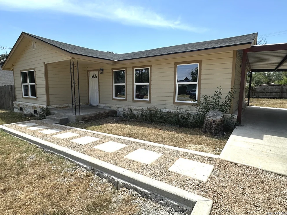 Unit for sale at 907 Dove Ave., Devine, TX 78016