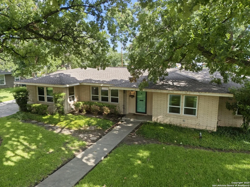 Unit for sale at 818 Cherry, Uvalde, TX 78801