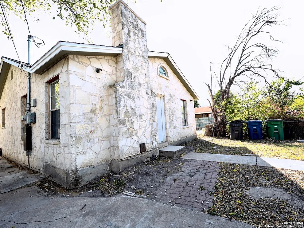 Unit for sale at 1330 Fenfield, San Antonio, TX 78211