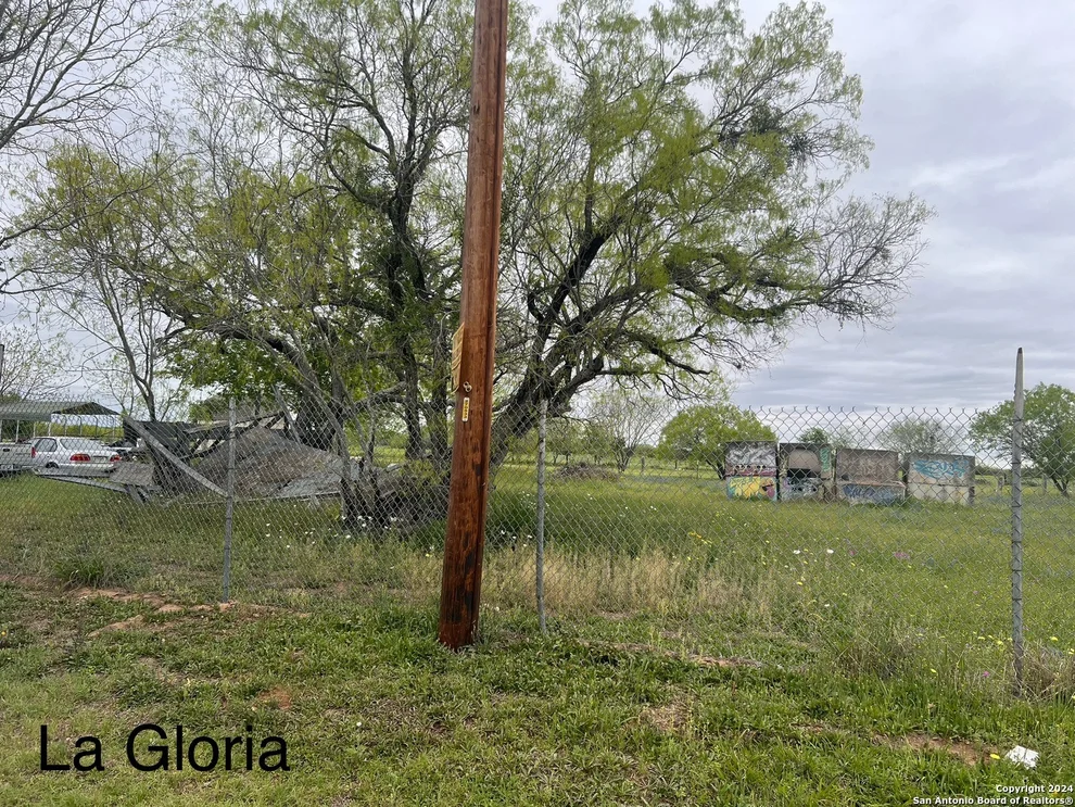 Unit for sale at 18746 Lagloria Rd, Elmendorf, TX 78112