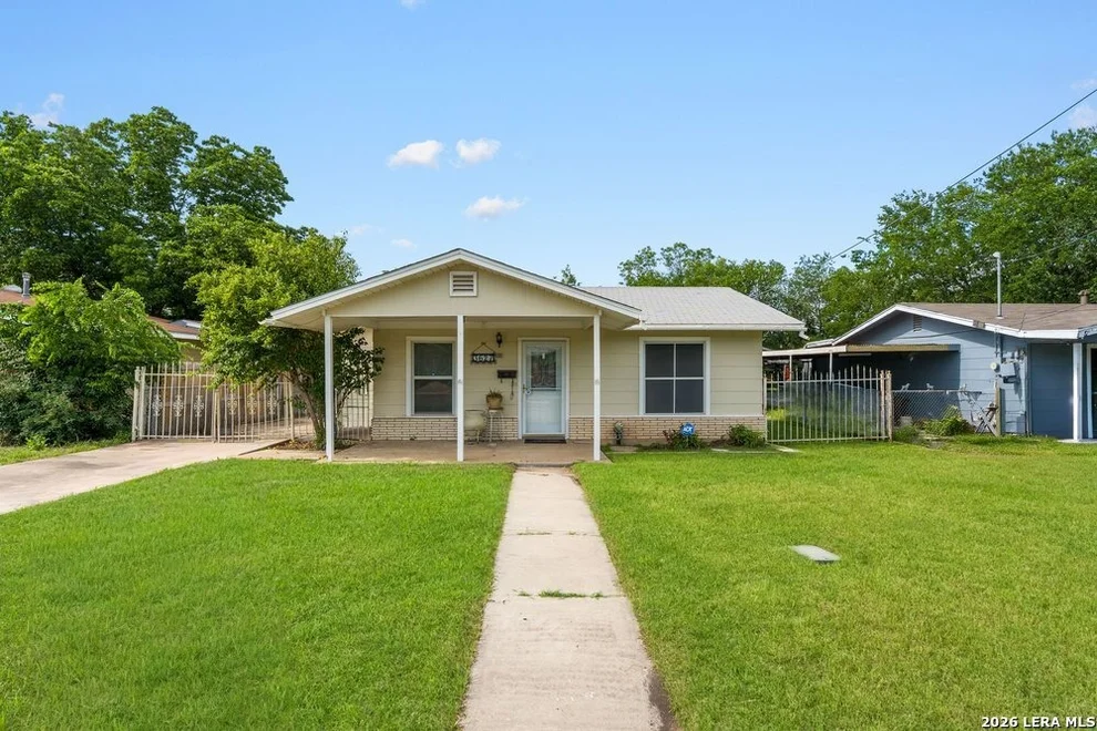 Unit for sale at 3627 W Poplar St, San Antonio, TX 78228