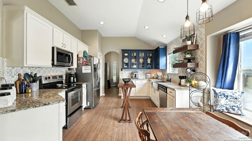 Unit for sale at 427 Roadrunner, New Braunfels, TX 78130