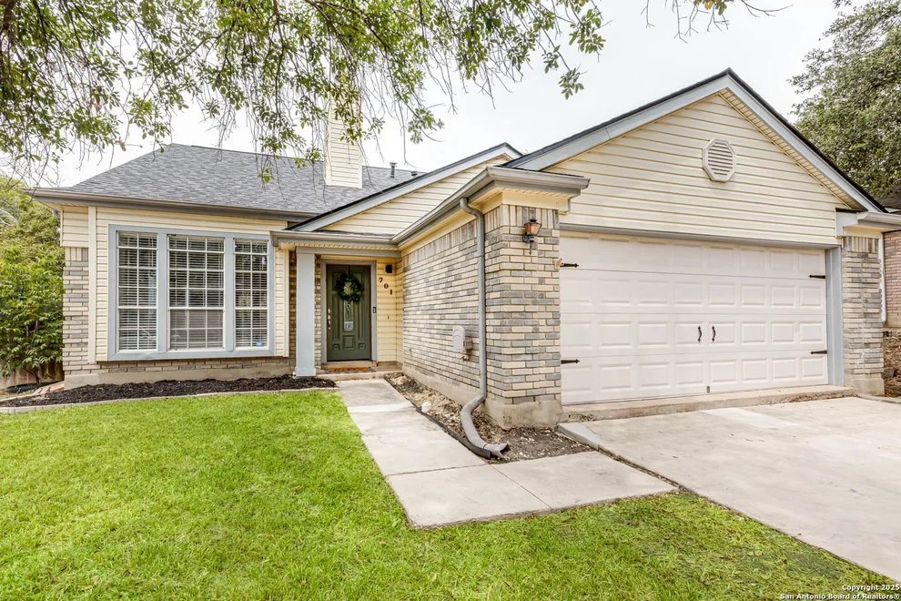 Unit for sale at 701 Meadow Top, Converse, TX 78109