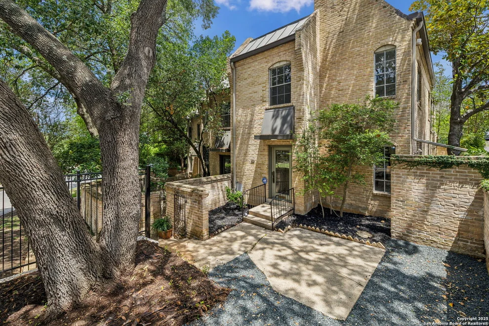 Unit for sale at 209 Chichester Pl, San Antonio, TX 78209
