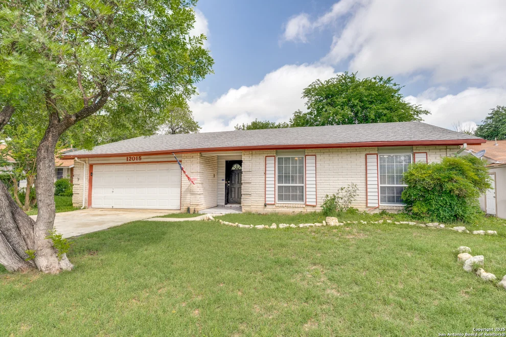 Unit for sale at 12015 El Sendero, San Antonio, TX 78233