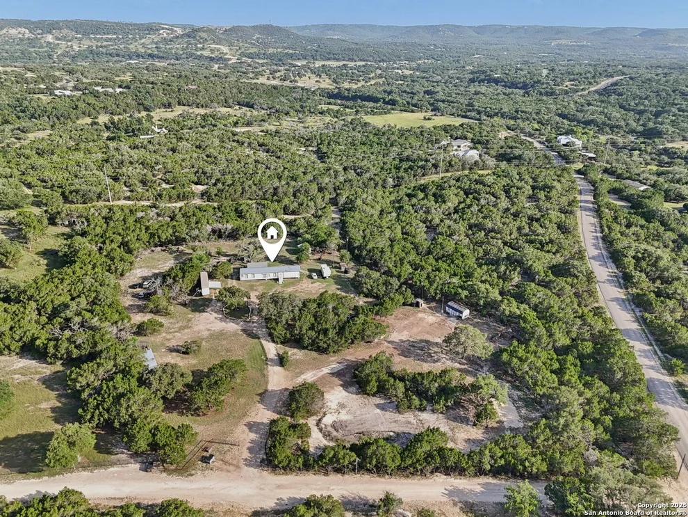 Photo of 160 Deer View, Pipe Creek, TX 78063