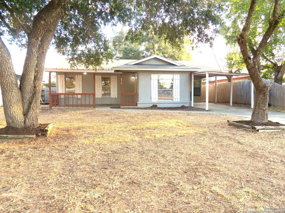 Unit for sale at 614 CROCKETT ST, Pleasanton, TX 78064