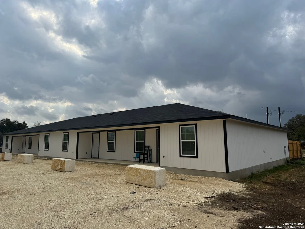 Unit for sale at 1006 County Road 4516, San Antonio, TX 78009