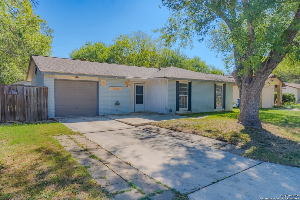 Unit for sale at 5962 Cliff Valley, San Antonio, TX 78250