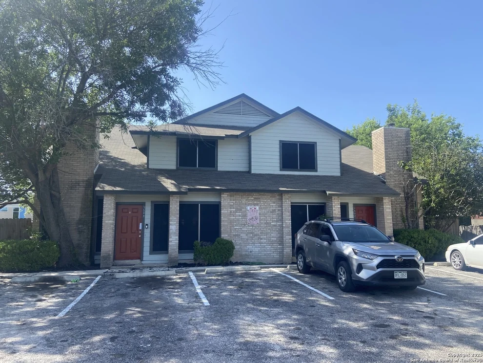 Unit for sale at 7502 Oak Chase, San Antonio, TX 78239