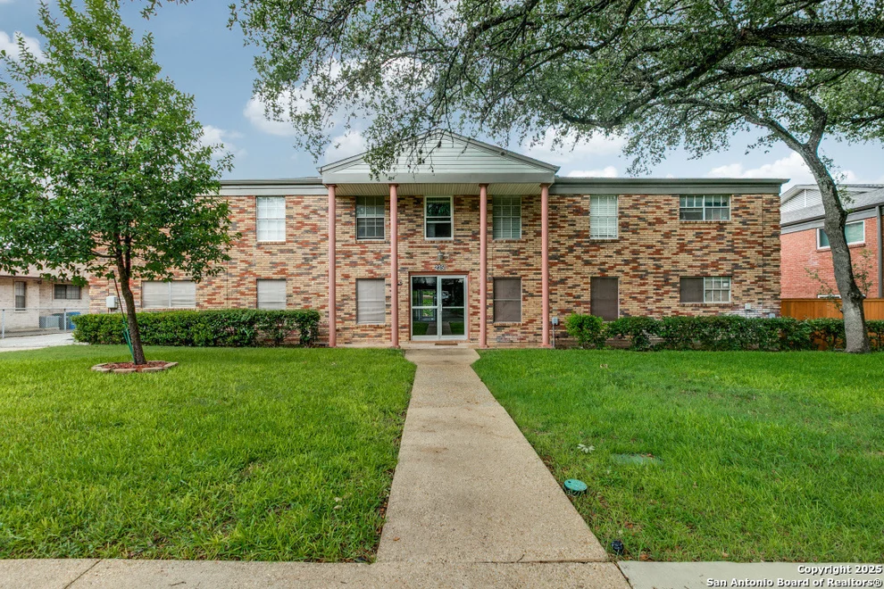 Unit for sale at 235 W Silver Sands Dr, San Antonio, TX 78216