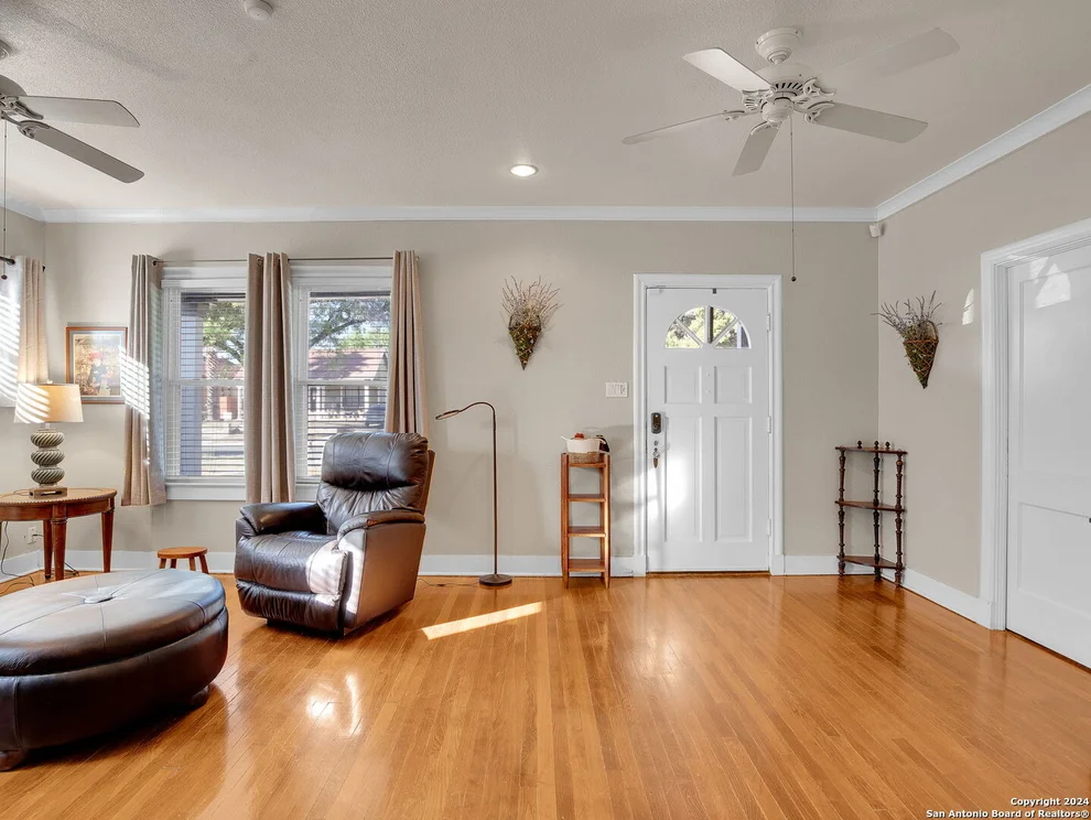 Unit for sale at 1938 W HUISACHE AVE, San Antonio, TX 78201