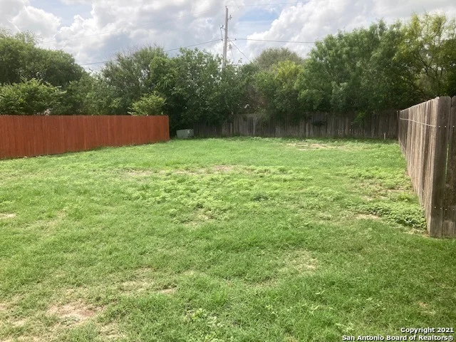 Unit for sale at 133 Sutton Place-Lot 24, Uvalde, TX 78801