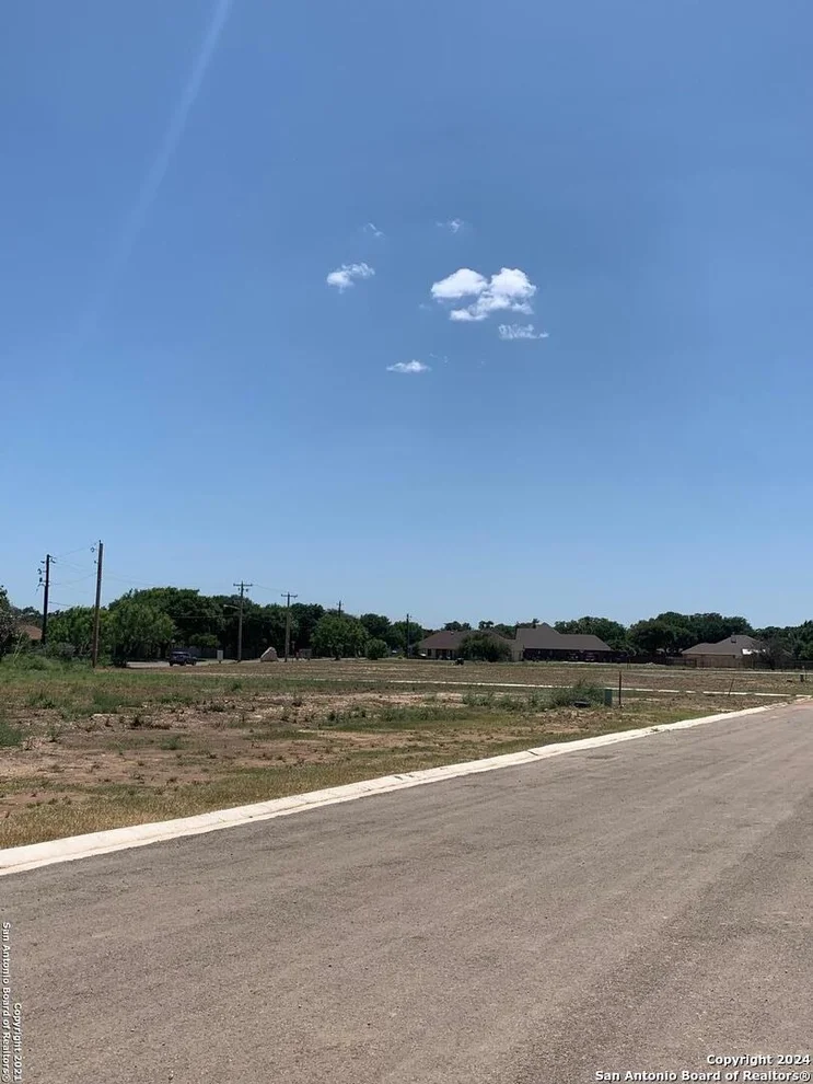 Unit for sale at 23 Hope Place Lot#12, Uvalde, TX 78801