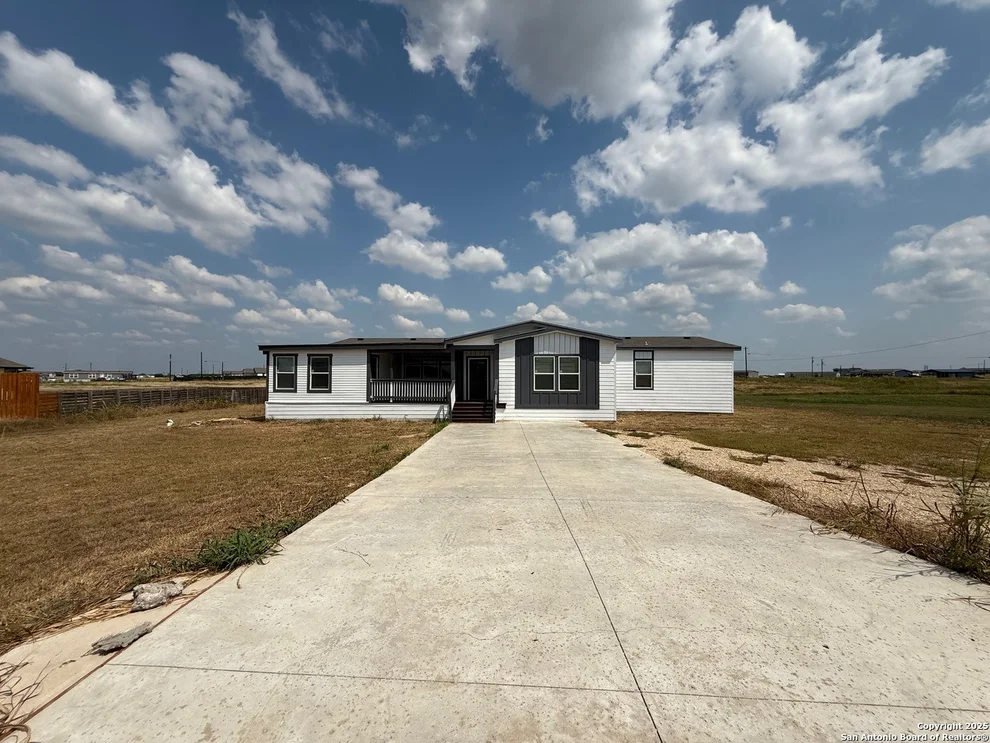 Unit for sale at 211 bianca, Del Valle, TX 78617